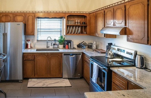 Dixon Park Casa | Charming Victorian home with modern comforts & steps from parks