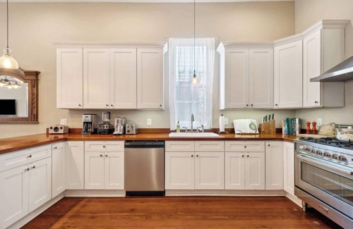 West Riverside Casa | Charming Victorian House w Heated Pool 4br|2ba