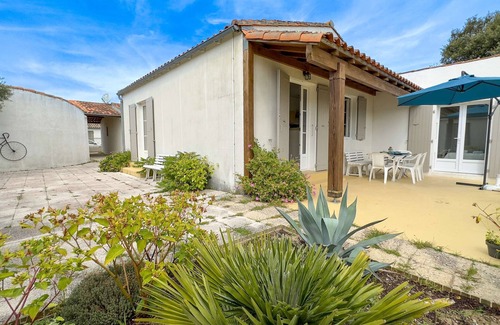 La Couarde-sur-Mer Casa | Charming villa facing the dune with yard - parking
