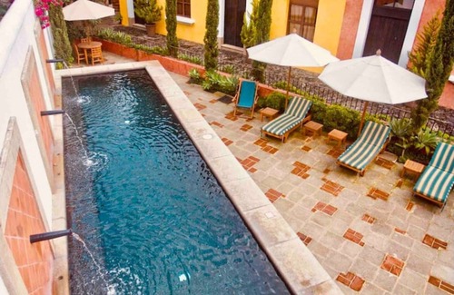 Antigua Guatemala Villa | Encantadora Villa en Antigua 3 a 4 huéspedes piscina climatiza 1 parqueo shuttle