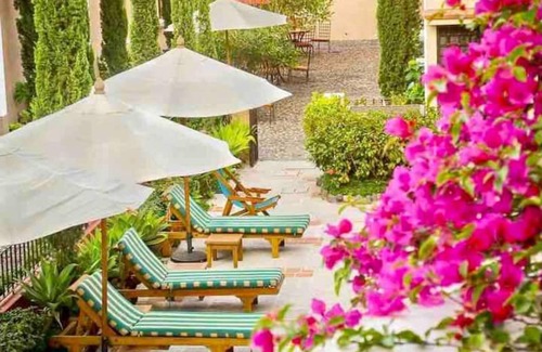 Antigua Guatemala Villa | Encantadora Villa en Antigua 3 a 4 huéspedes piscina climatiza 1 parqueo shuttle