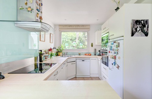 8th Arrondissement Villa | Marsella Villa con encanto a 300 m del mar con piscina