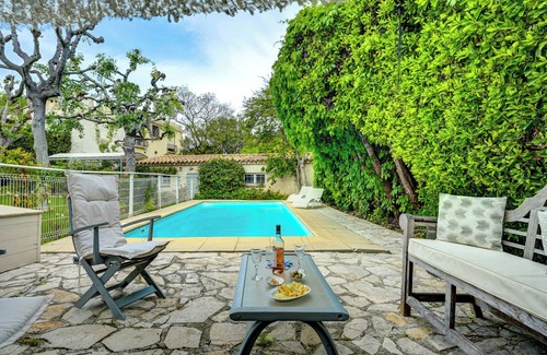 8th Arrondissement Villa | Marsella Villa con encanto a 300 m del mar con piscina