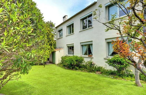 8th Arrondissement Villa | Marsella Villa con encanto a 300 m del mar con piscina