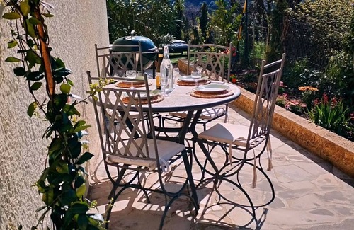 Venterol Villa | Charming Villa Bellevue in Venterol 26110 2 Bedroom for 6 People
