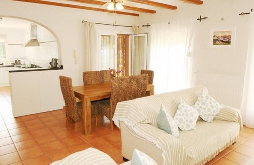 Orba Villa | Villa encantadora en Orba con piscina privada y aire acondicionado para 6 personas