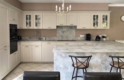 Tourrettes Villa | Encantadora villa en el sur de Francia con piscina privada y jardines