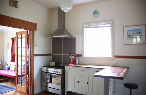 Dunedin Casa | Encantadora villa en la calle arbolada