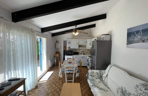 Saint-Cyprien Plage Villa | Villa de 2 habitaciones, piscina y patio privado - cerca de playa y comercios (6 personas)