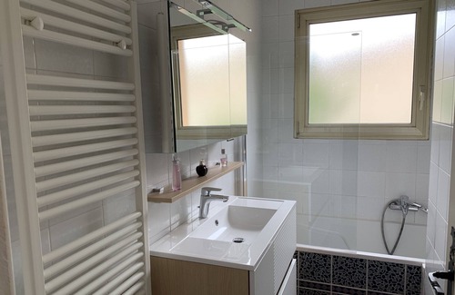 Estanove Casa | Encantadora villa con piscina orientada al sur