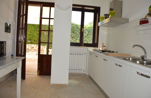 Palermo Villa | Encantadora villa con piscina en Mondello, el lujo, el confort, relajación, playa y tenis!