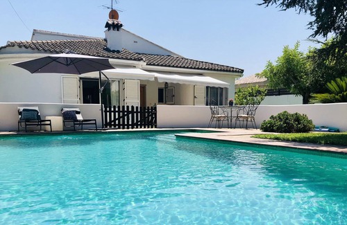 La Pobla de Vallbona Villa | Encantadora villa con piscina privada