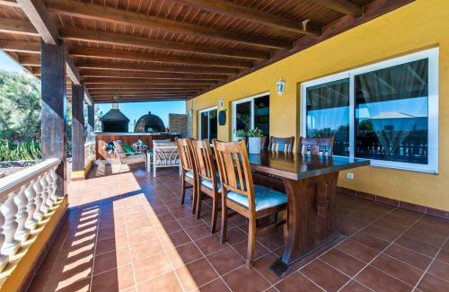 La Oliva Villa | Charming Villa with Sea View in El Roque, Private Pool