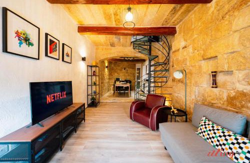Rabat Casa | Charming Village Escape with Jacuzzi & Games Room