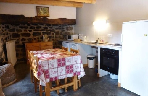 Rauret Cabaña | Casa rural tranquila cerca de las Gargantas del Allier, ideal para 8 personas.