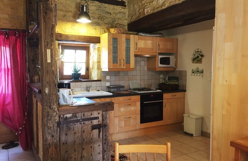 Saint-Cyprien Casa | CASA DE PUEBLO ENCANTADORA Y JARDÍN CERRADO EN PUEBLO MEDIEVAL TODAS LAS TIENDAS