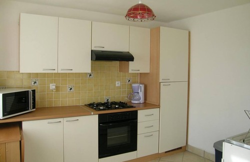 Saint-Sauvier Cabaña | Casa rural con jardín, 2 hab, cerca de Capilla St Rémy, ideal para familias, cerca de Montluçon