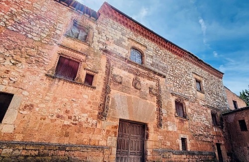 Ligos Casa | Casa de pueblo con encanto ( Las mascotas son bienvenidas sin coste adicional)