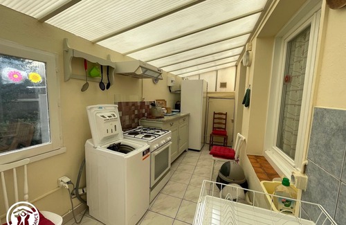 Thire Cabaña | Casa histórica con patio privado y WiFi en el corazón del encantador pueblo de Thiré, cerca del mar.