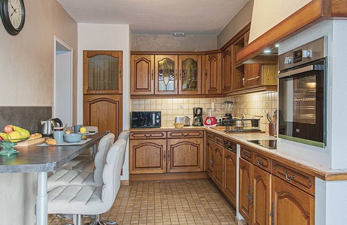 Sambin Cabaña | Encantadora casa rural en viñedo, cerca de castillos, con terraza y todas las comodidades modernas