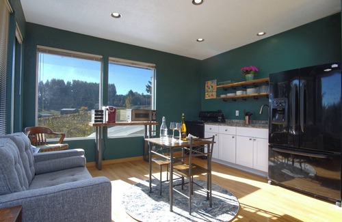 Newberg Apartamento | Charming Vineyard Retreat in Willamette Valley