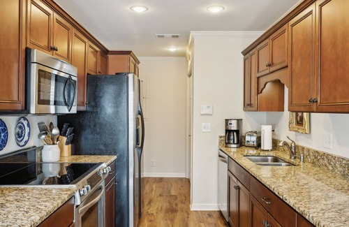 River Plantation Casa | Charming Vintage 3 Bedroom Townhome Bellevue Nashville 30+ Day