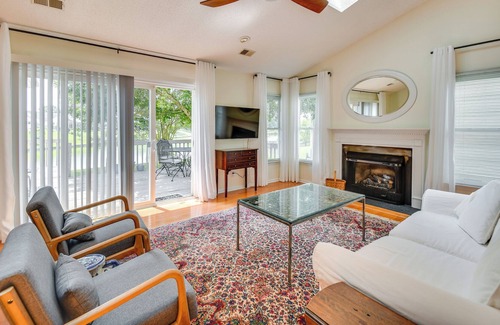 Northwest Casa | Charming Virginia Beach Home w/ Lake Views!