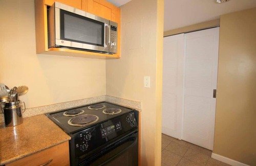 Ala Moana Apartamento | Charming Waikiki Condo Steps to Beach and Shops