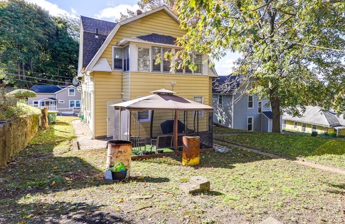 Waterbury Apartamento | Charming Waterbury Gem w/ Smart TVs Near Skiing!