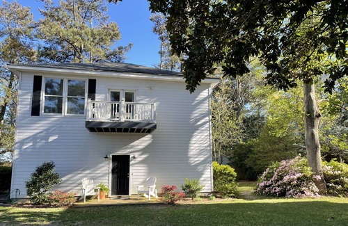 Point Harbor Apartamento | Charming Waterfront Studio w/ Private Sandy Beach