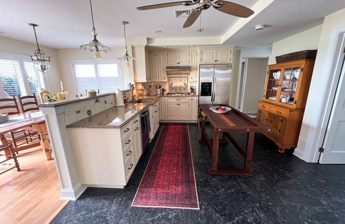 Cambridge Casa | Charming, waterfront 3-bedroom house in lovely Cambridge with AC, WiFi
