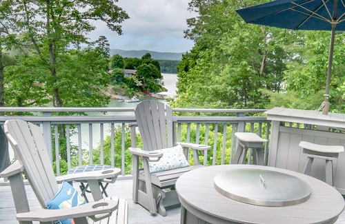 Nebo Casa | Charming waterfront cottage with gorgeous lake& mountain views and private dock.