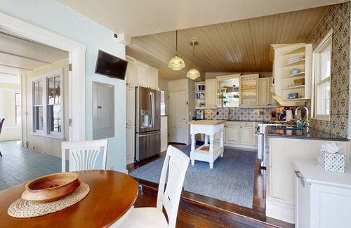 Buzzards Bay Casa | Charming waterfront home with patio, W/D, & amazing location