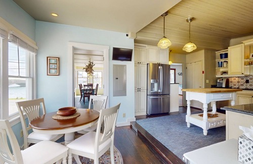 Buzzards Bay Casa | Charming waterfront home with patio, W/D, & amazing location