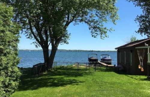 Innisfil Casa | Charming Waterfront Lakehouse Innisfil Cooks Bay 45 min from GTA !