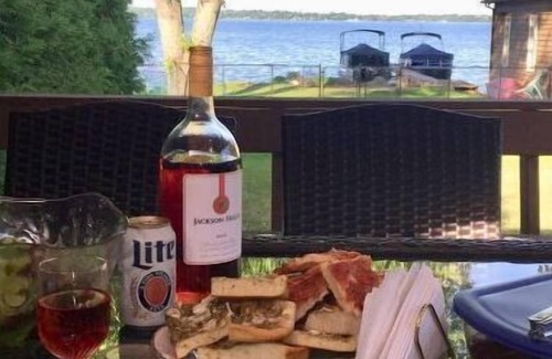Innisfil Casa | Charming Waterfront Lakehouse Innisfil Cooks Bay 45 min from GTA !