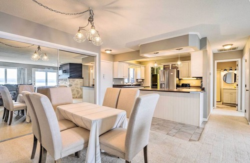 Dewittville Condominio | Charming waterfront 3-bedroom condo with pool!