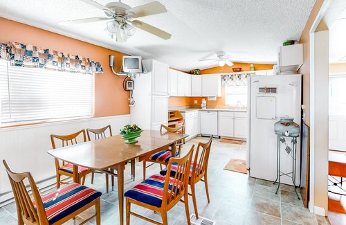 Port Isabel Casa | Charming waterfront house with heated pool, hot tub, & W/D - snowbird-friendly