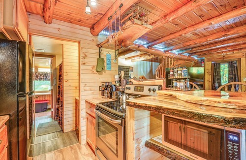 Wellesley Island Cabina | Charming Wellesley Island Cabin Near State Parks