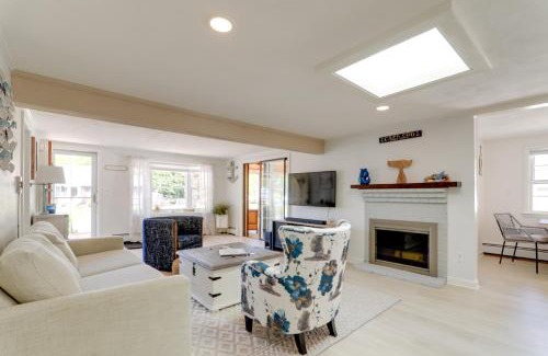 West Yarmouth Casa | Charming West Yarmouth Home about 2 Mi to Beach!