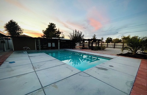 Apple Valley Casa | Charming Western style house 4-bedroom pool with WiFi, AC/Heat and mountain view