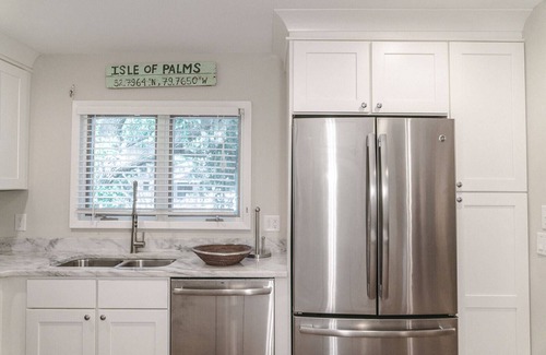 Twin Oaks Casa | Charming Wild Dunes Cottage with free golf cart