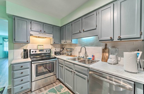 Silver Lake Casa | Charming Wilmington Home w/ Screened-In Porch