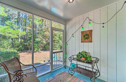 Silver Lake Casa | Charming Wilmington Home w/ Screened-In Porch