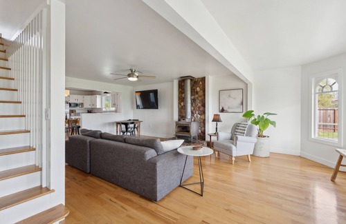 Sonoma Casa | Charming Wine Country Farmhouse W/ Scenic Views 4 Bedroom Home by RedAwning