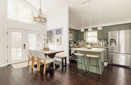 Kingston Springs Cabina | Charming Woodland Cabin Retreat: Cozy & Relaxing Escape near Nashville