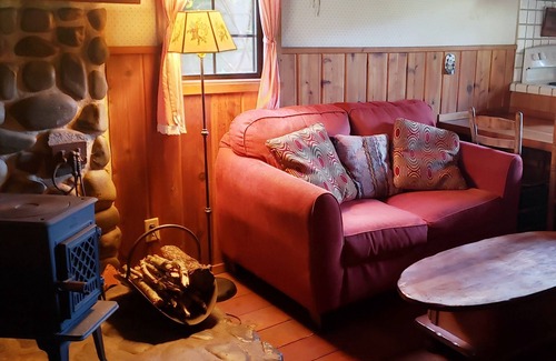 Brookings Cabina | Charming Woodland Cabin in a Coastal Forest Above the Fog
