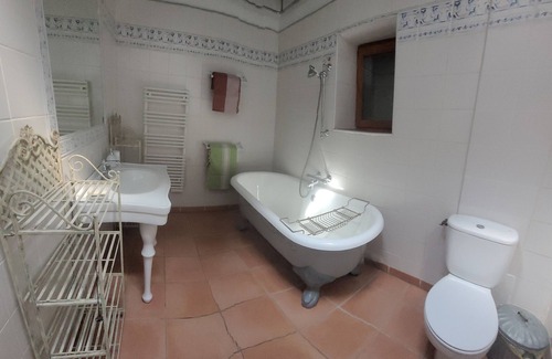 Cabries Otro | Charming XIXth century bastide, swimming pool on large wooded enclosed grounds.