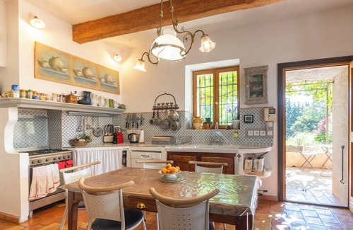 Cabries Otro | Charming XIXth century bastide, swimming pool on large wooded enclosed grounds.