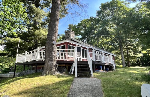 Rogers Casa | Año con Encanto Ronda Lakefront Cottage